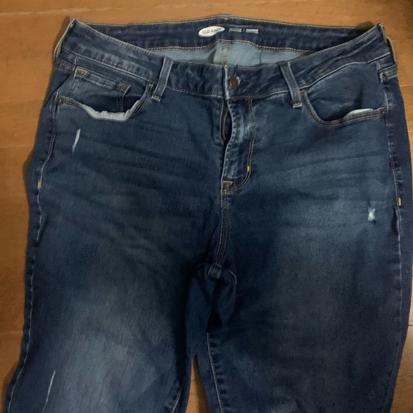 Rockstar skinny jeans- slightly straight legged at the end - Picture 3 of 6